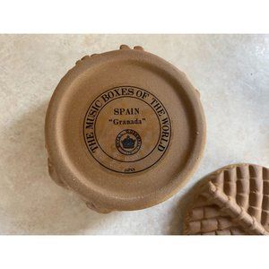 The Music Boxes Of The World Spain Granada Royal Cornwall Vintage 1986